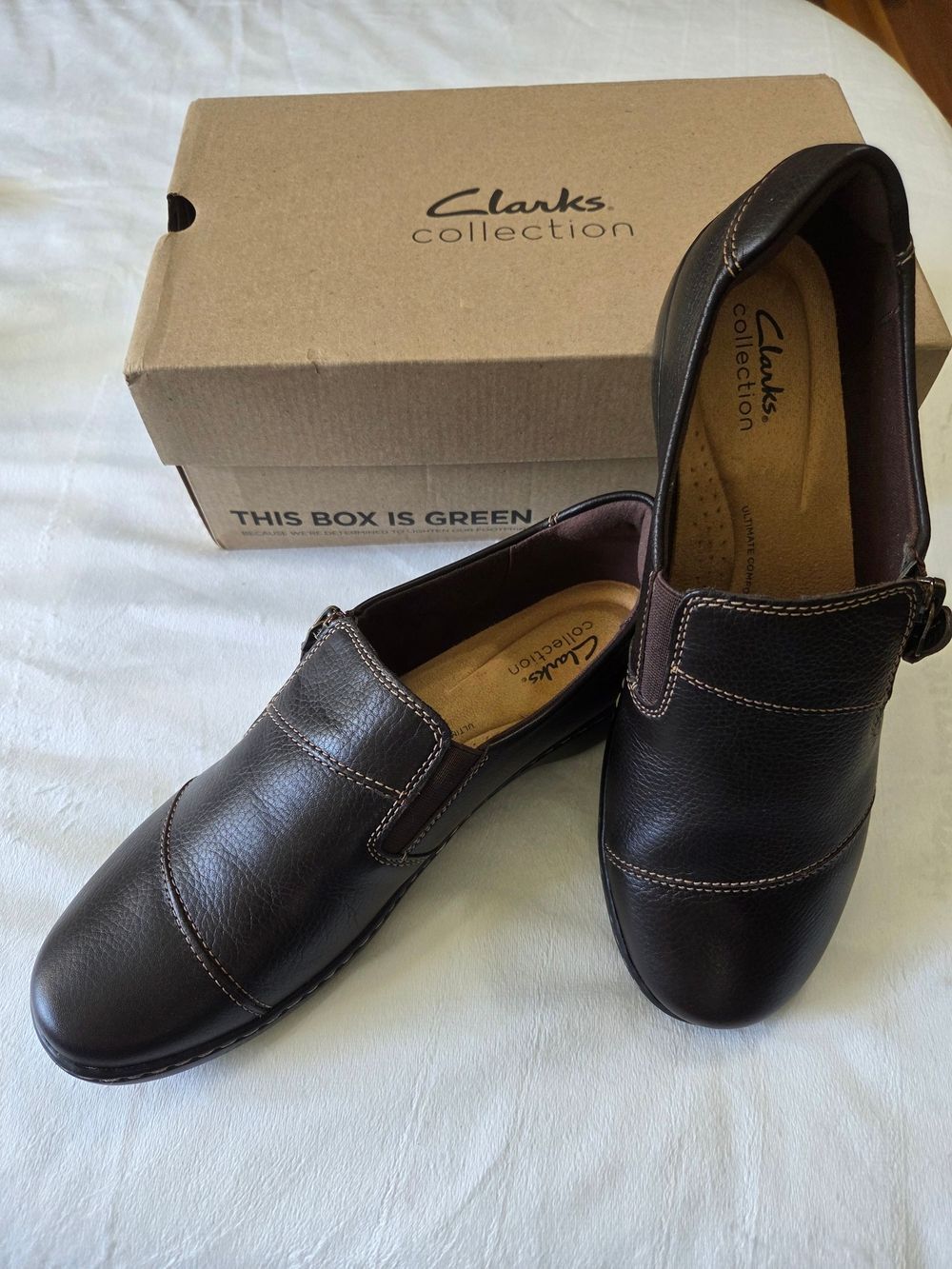 NWT 9 1/2 Clarks Cora Harbor Brown Leather Slip-On Loafers w/ Contrast Stitching